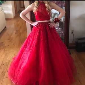 A size 0 Sherri Hill prom dress